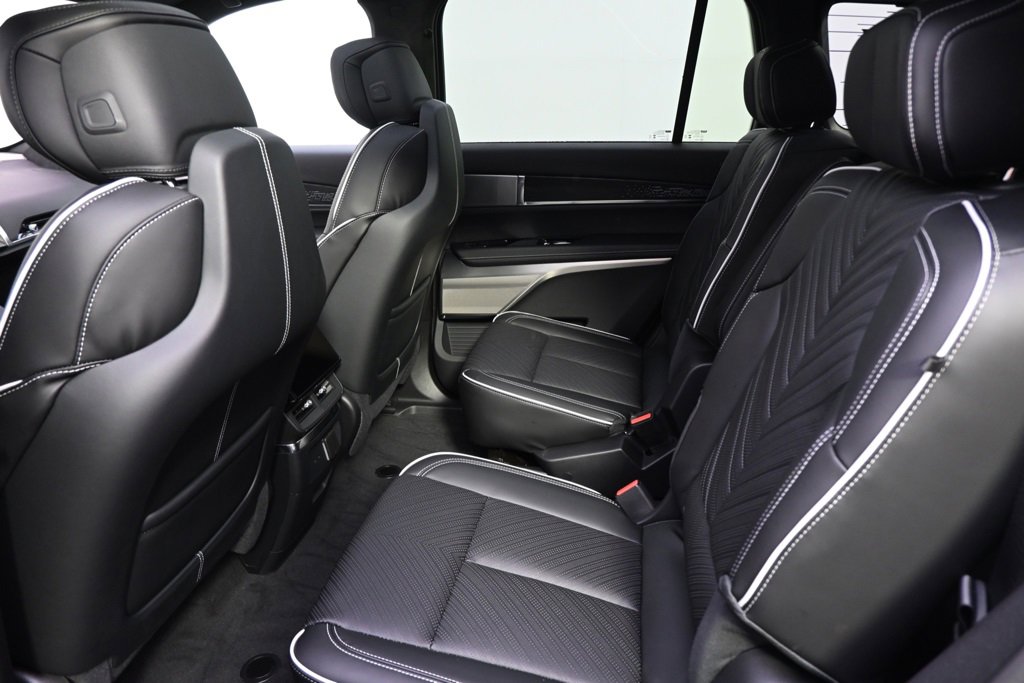 New 2026 Cadillac Vistiq Platinum image 21