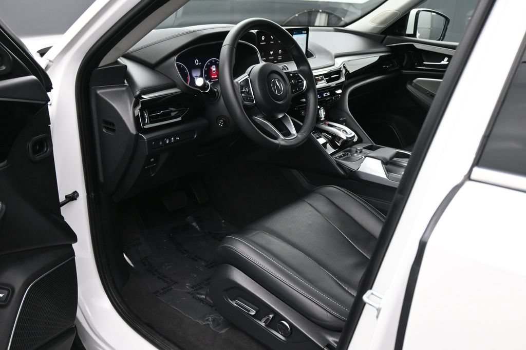 Used 2023 Acura MDX w/ Technology Package AWD/4WD image 2