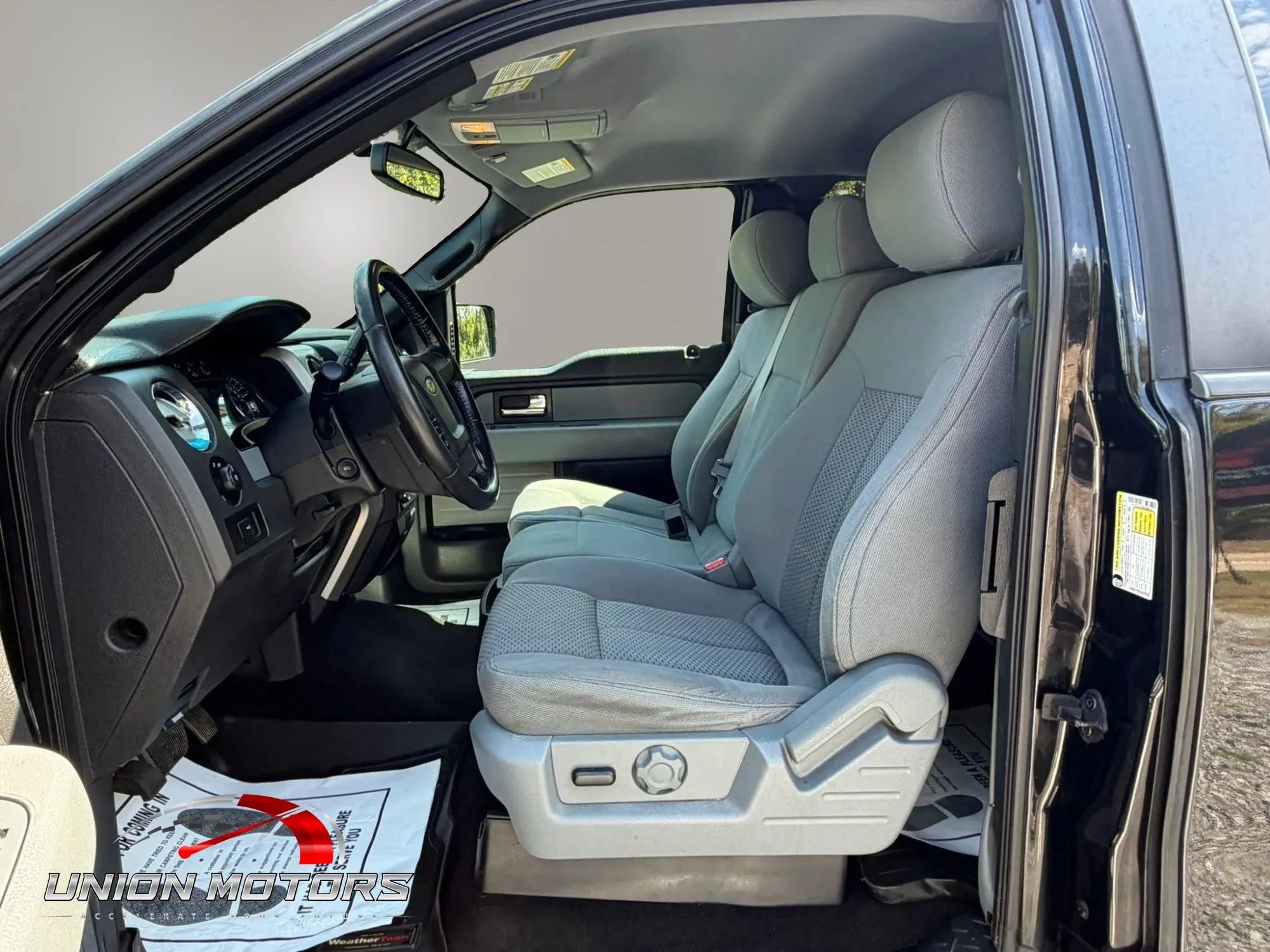Used 2014 Ford F150 XLT w/ Equipment Group 302A Luxury AWD/4WD image 18