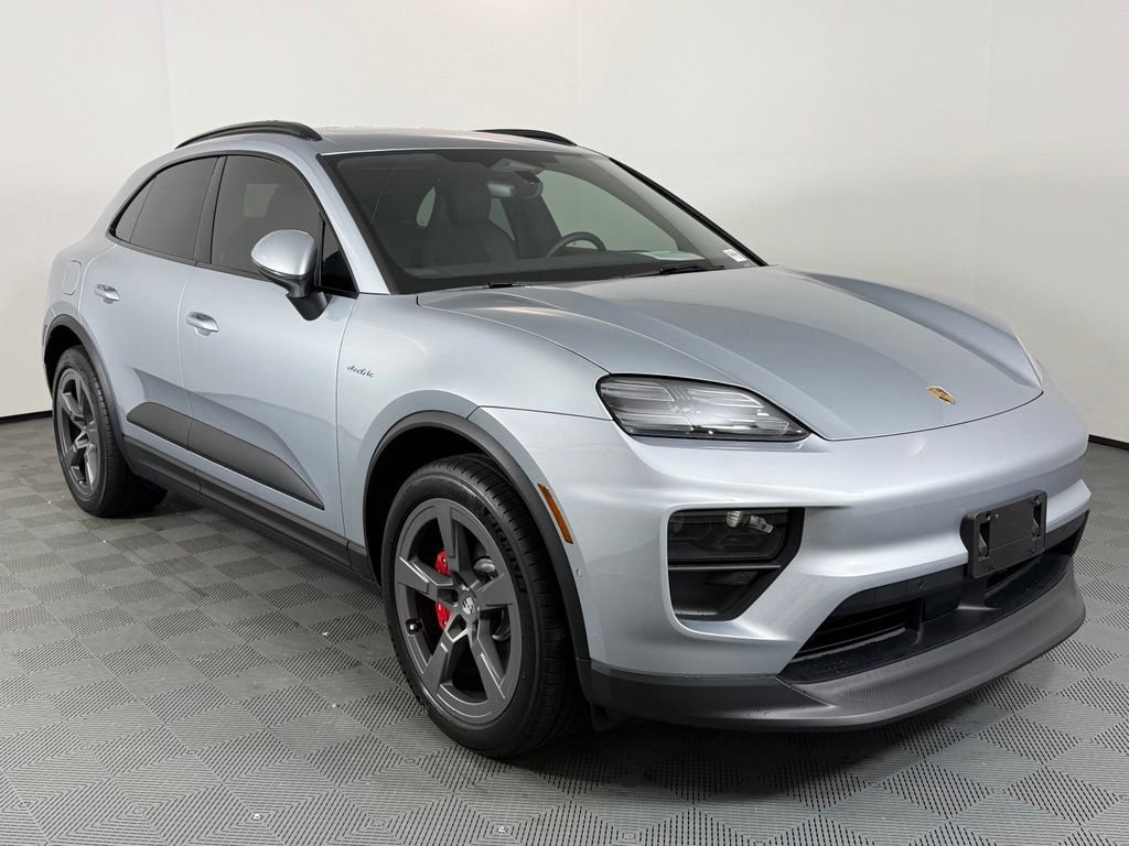 Certified 2025 Porsche Macan 4S Electric AWD/4WD image 9