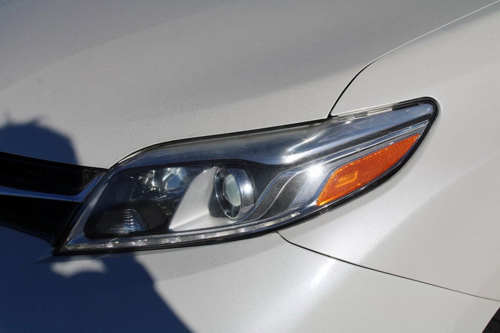 Used 2019 Toyota Sienna Limited w/ Carpet Mat Package AWD/4WD image 10