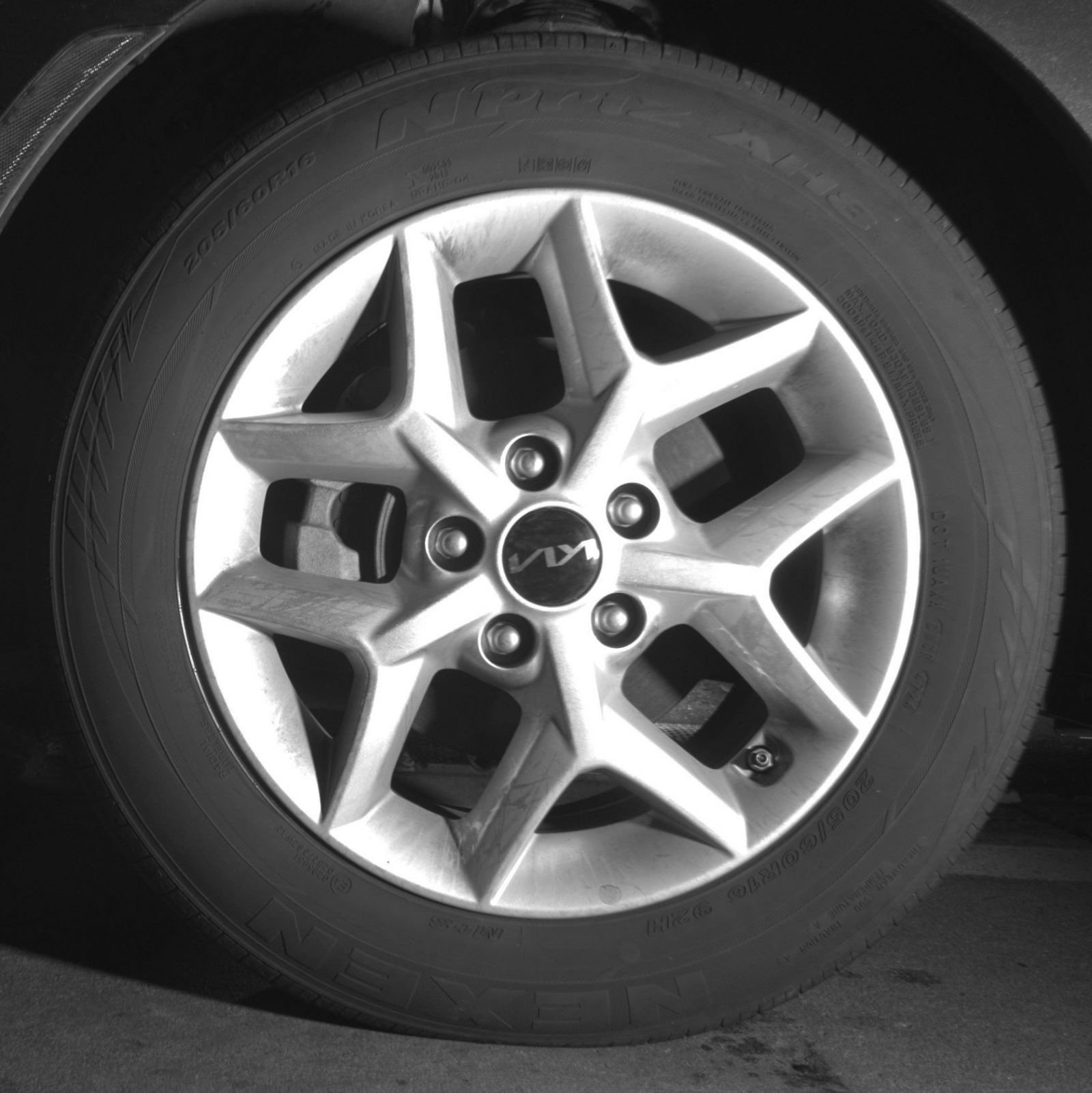 Used 2025 Kia Soul LX w/ LX Technology Package FWD image 12