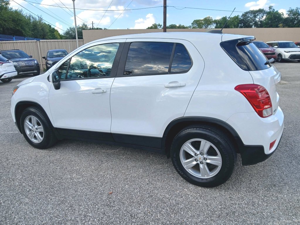 Used 2020 Chevrolet Trax LS w/ Tint and Cruise Package FWD image 7