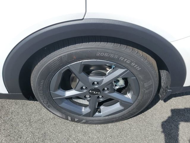 New 2026 Kia K4 LXS image 7