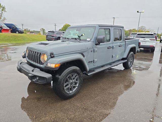 New 2025 Jeep Gladiator Sport image 2