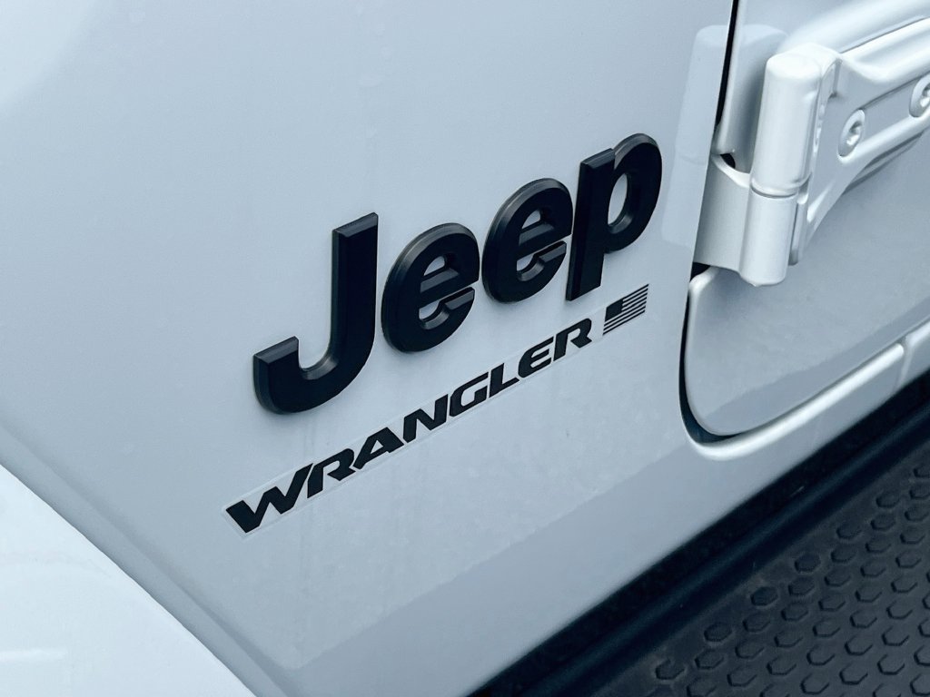New 2026 Jeep Wrangler Unlimited Sahara AWD/4WD image 31