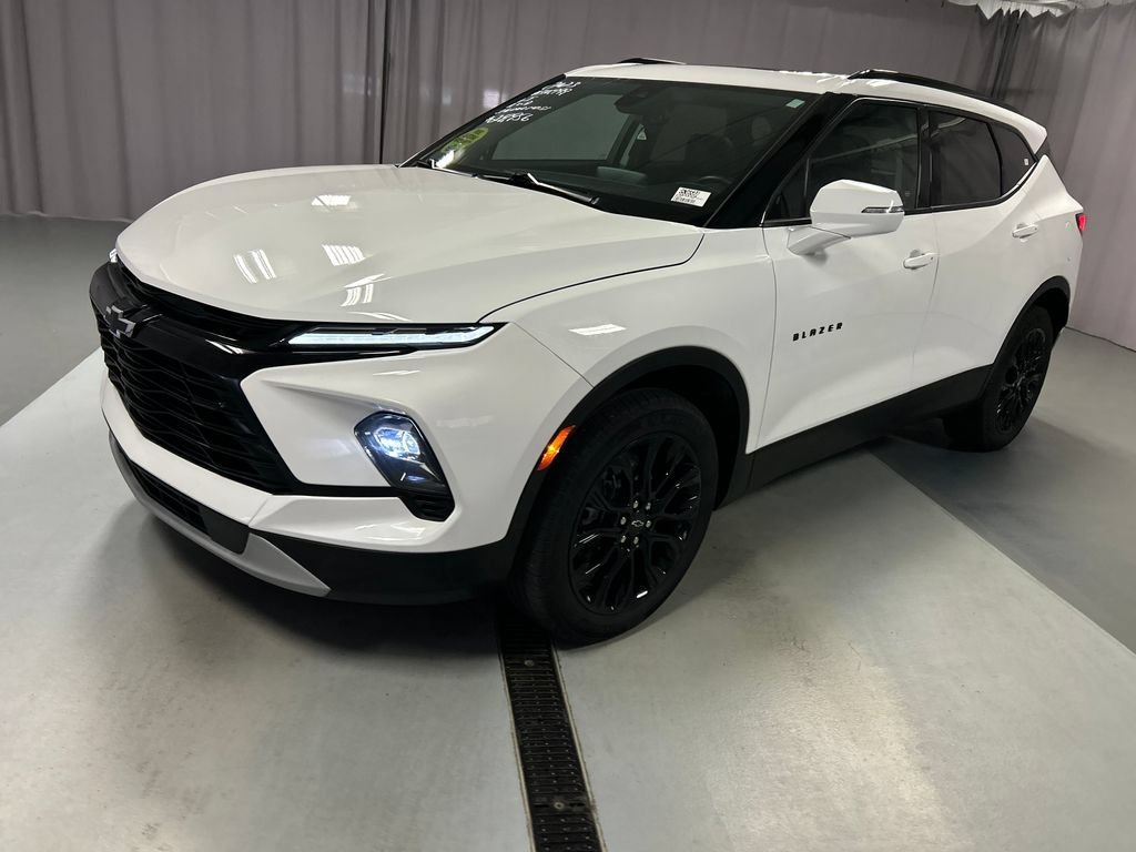 Used 2023 Chevrolet Blazer LT w/ LPO, Black Sport Package AWD/4WD image 3