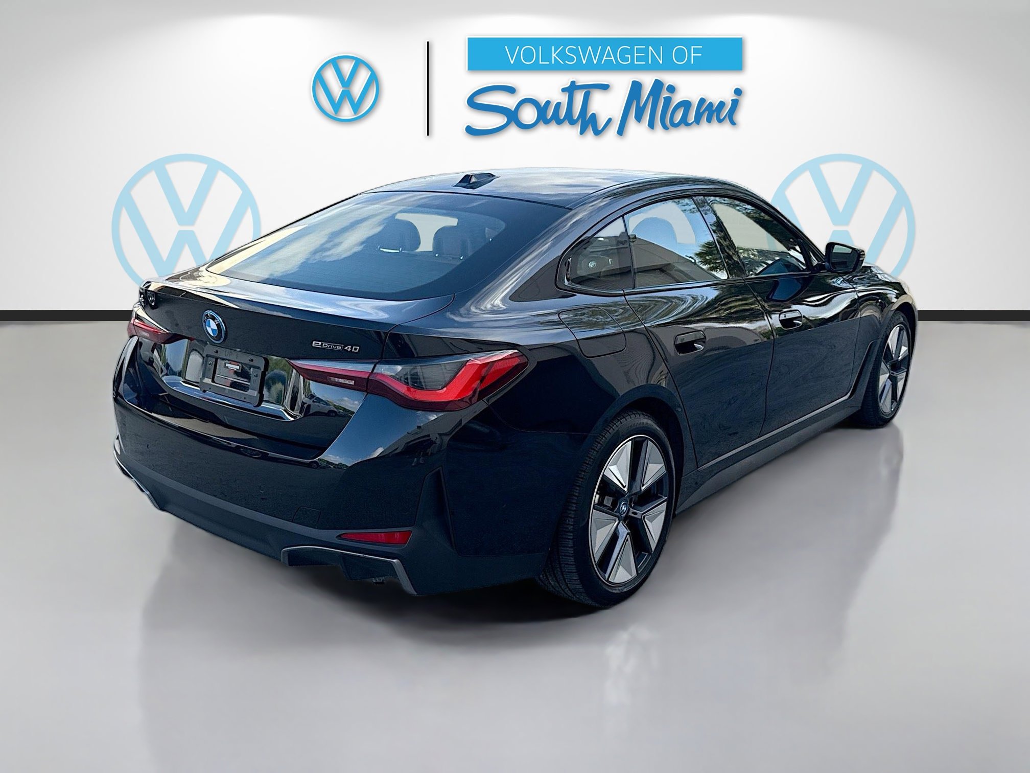 Used 2023 BMW i4 eDrive40 w/ Parking Assistance Package image 7