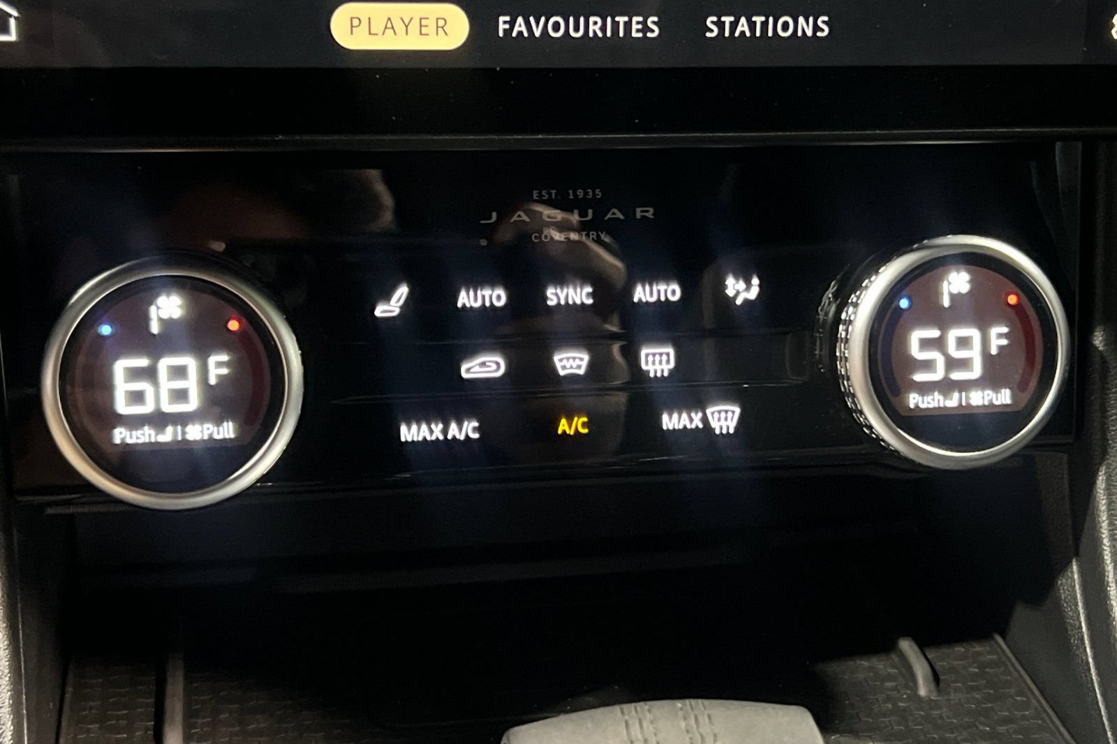 Used 2025 Jaguar F-PACE R-Dynamic S AWD/4WD image 27
