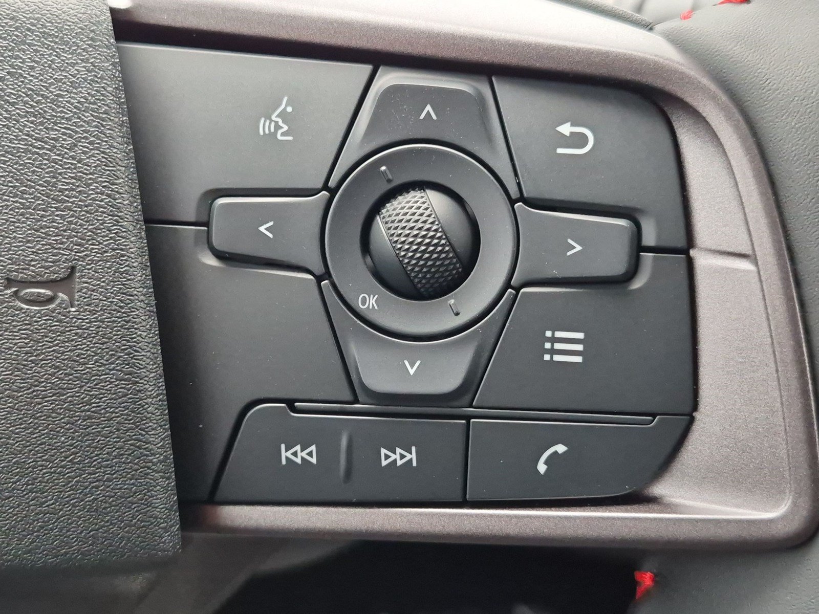 New 2027 Nissan Sentra SR w/ Floor Mat Package FWD image 15