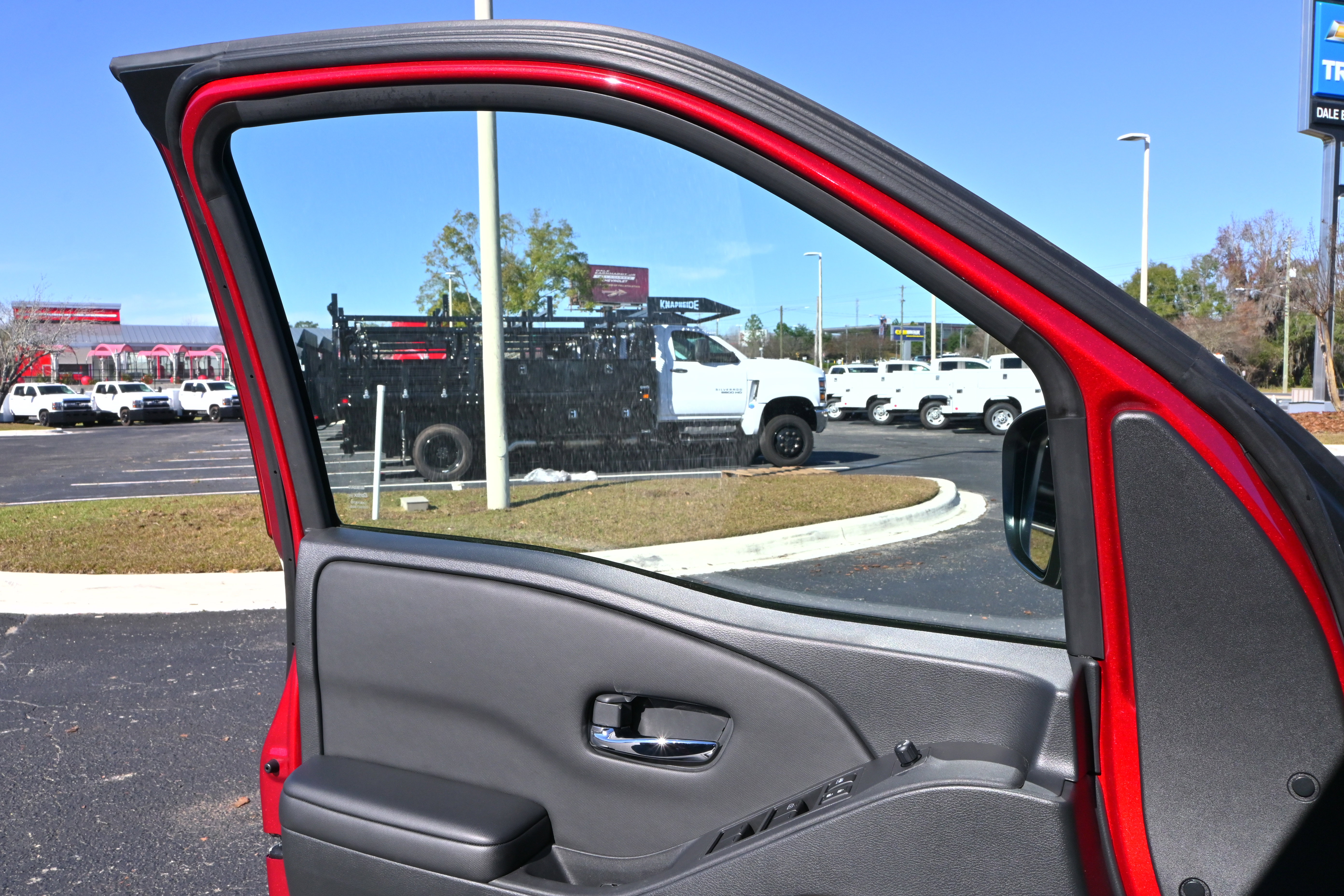 Used 2024 Nissan Frontier SL w/ Technology Package image 22