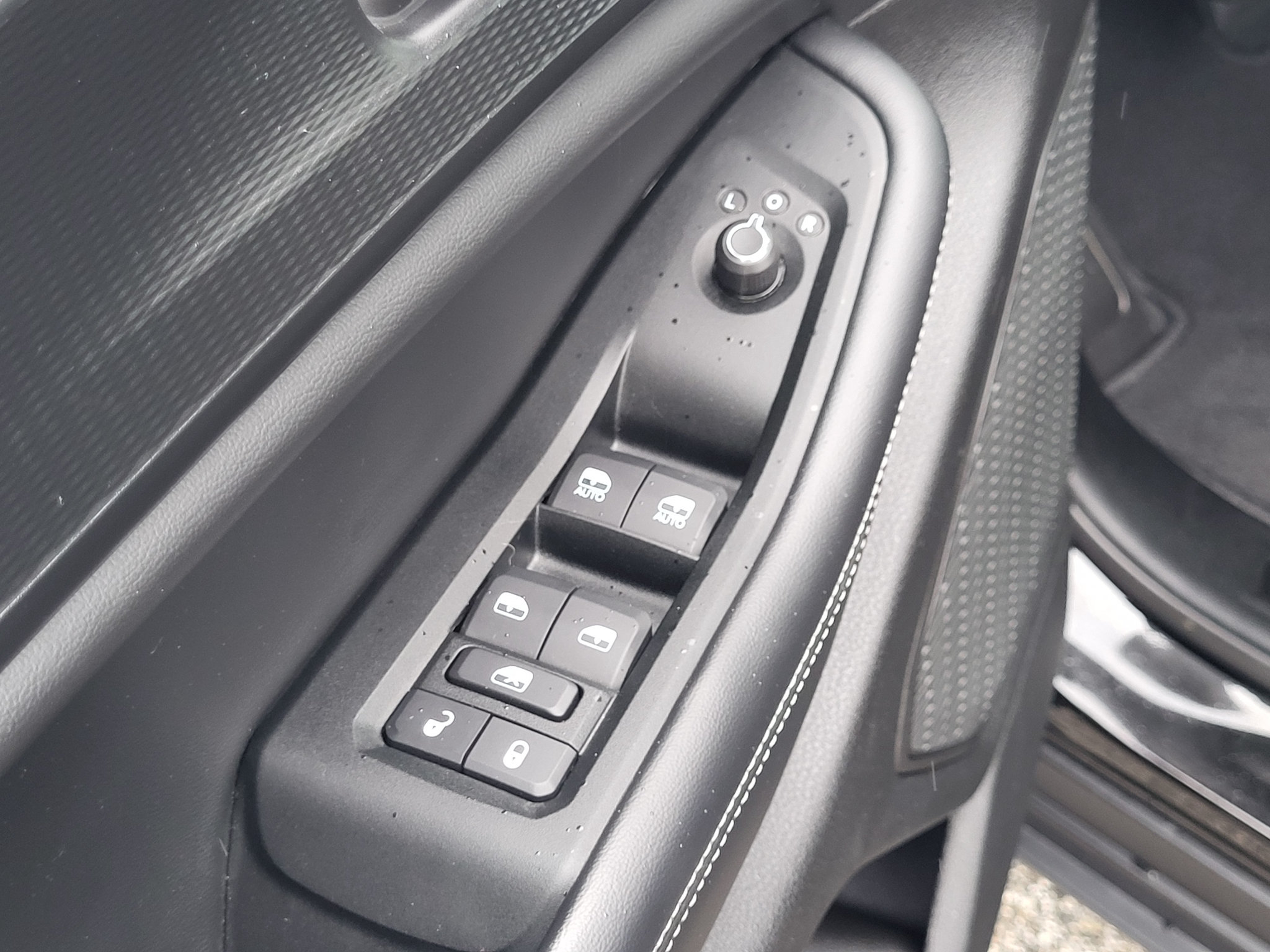 Used 2025 Jeep Grand Cherokee L Altitude AWD/4WD image 19
