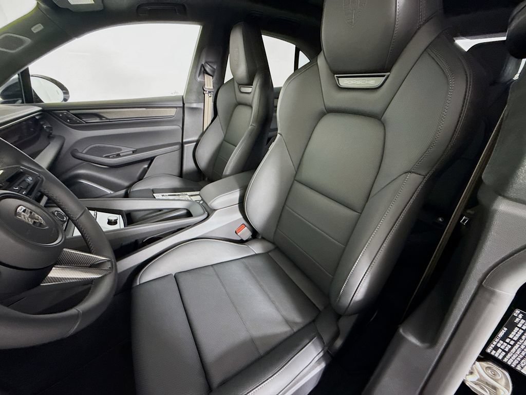 New 2025 Porsche Macan Turbo Electric AWD/4WD image 5
