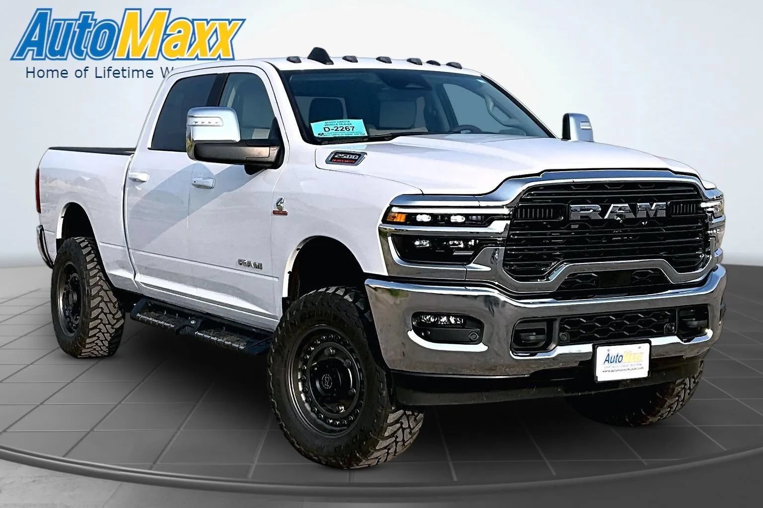 Used 2025 RAM 2500 Laramie w/ Towing Technology Group AWD/4WD image 3