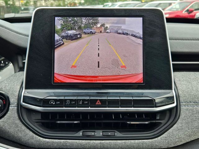 Used 2025 Jeep Compass Latitude w/ Sun & Sound Group image 19
