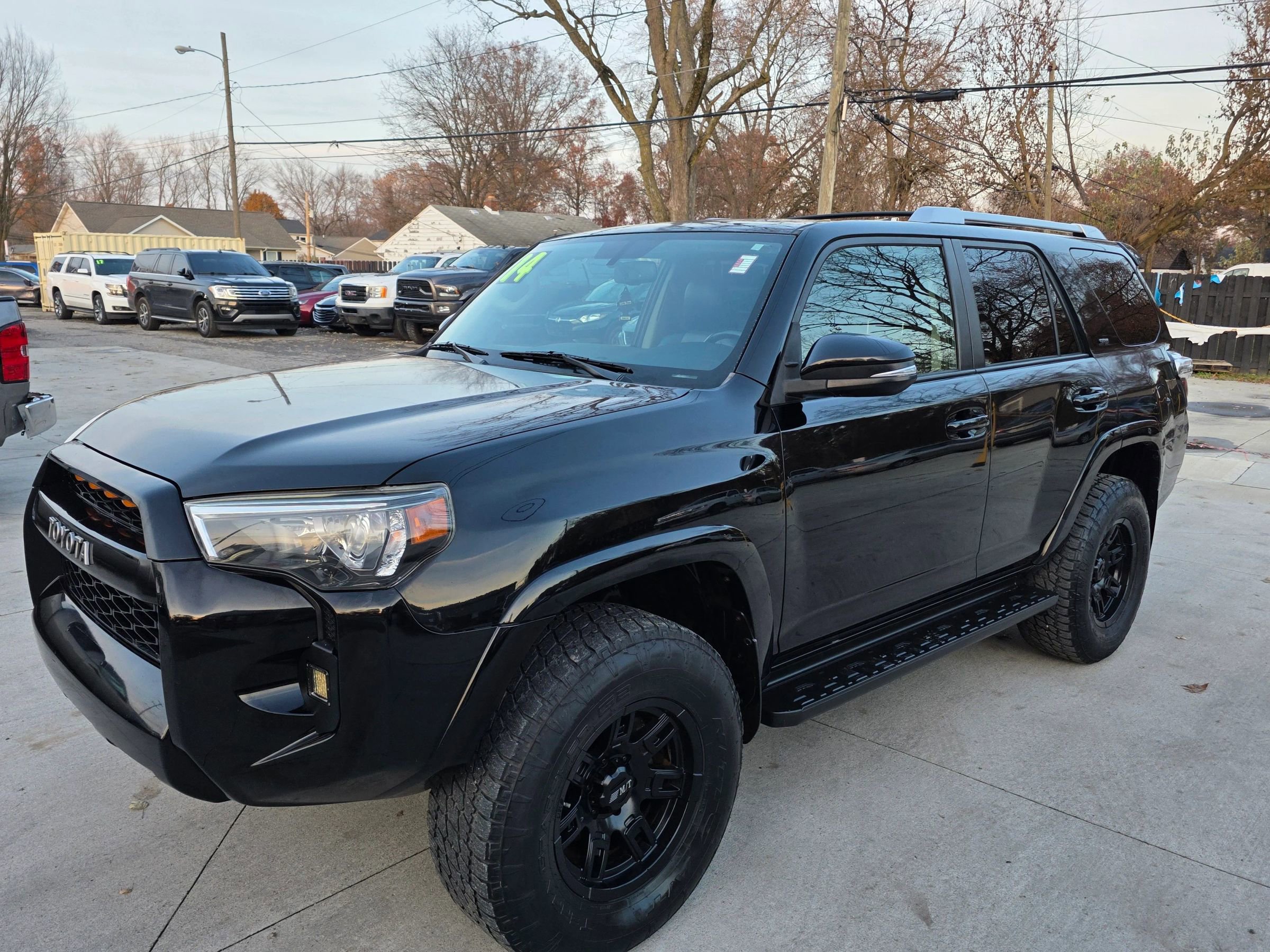 Used 2014 Toyota 4Runner SR5 Premium image 2