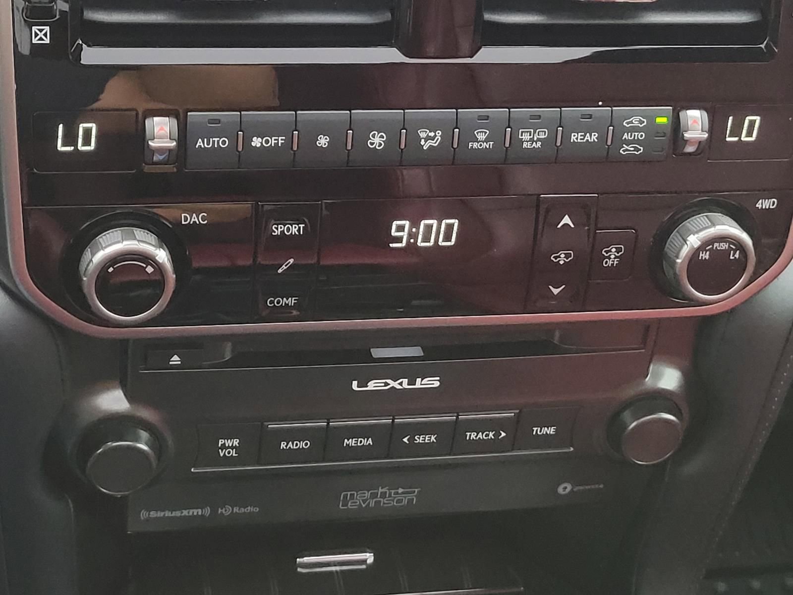 Used 2023 Lexus GX 460 Luxury w/ Accessory Package AWD/4WD image 21