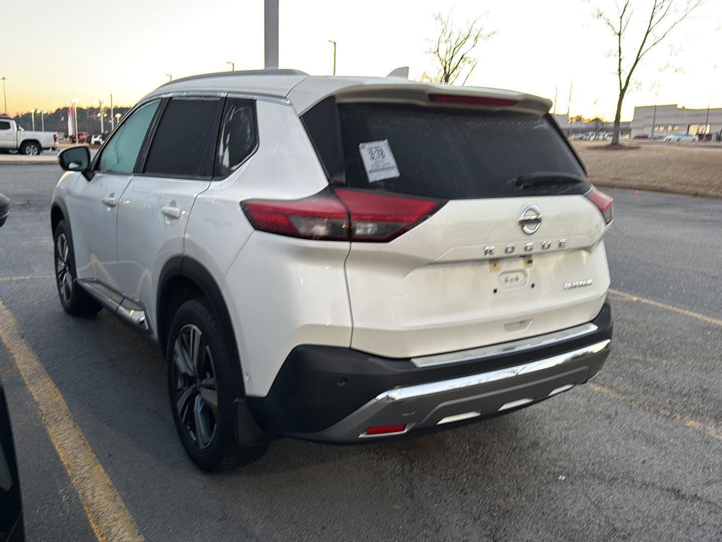 Used 2021 Nissan Rogue Platinum image 8