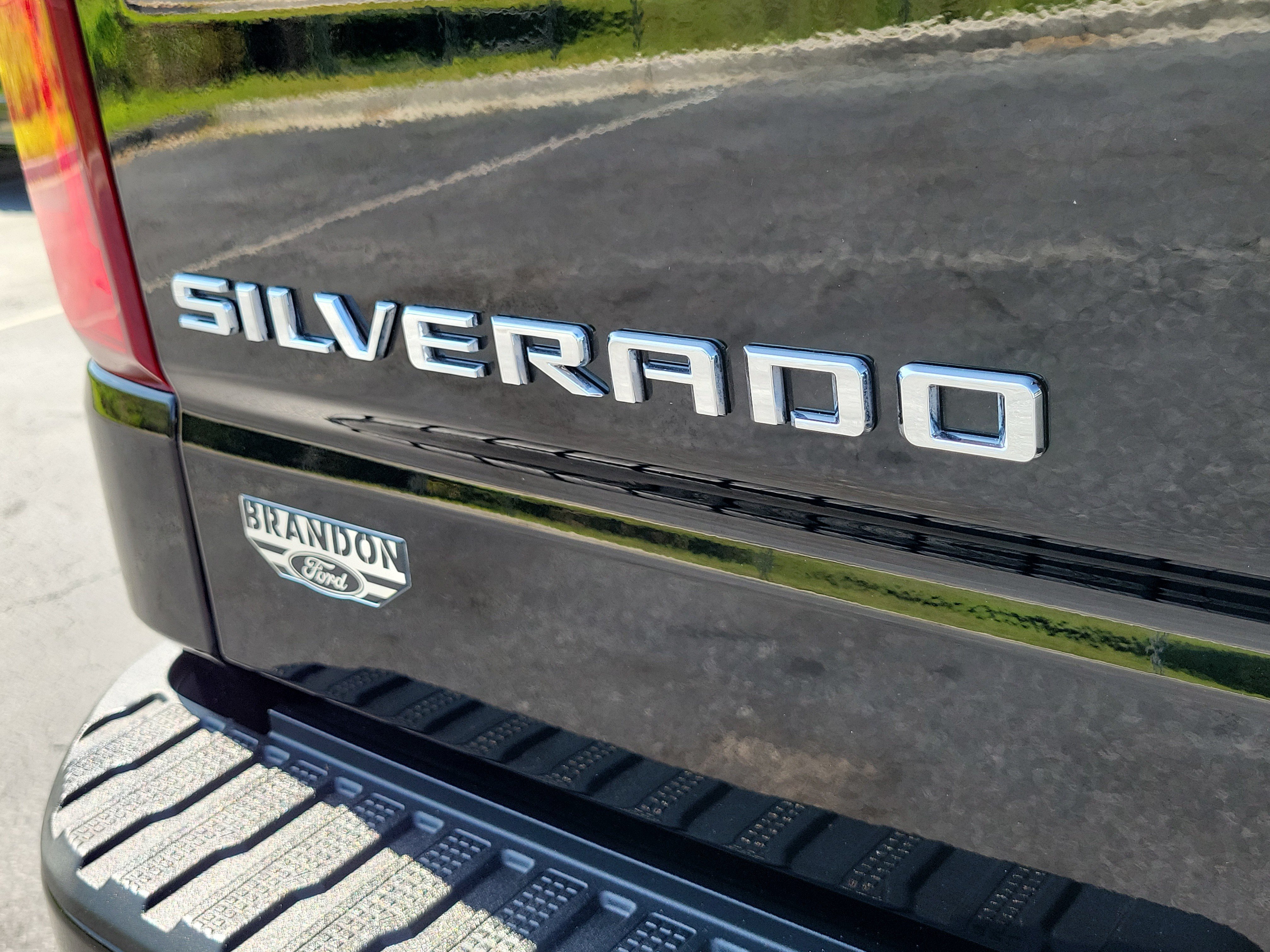 Used 2021 Chevrolet Silverado 1500 LT Trail Boss w/ Convenience Package II AWD/4WD image 7