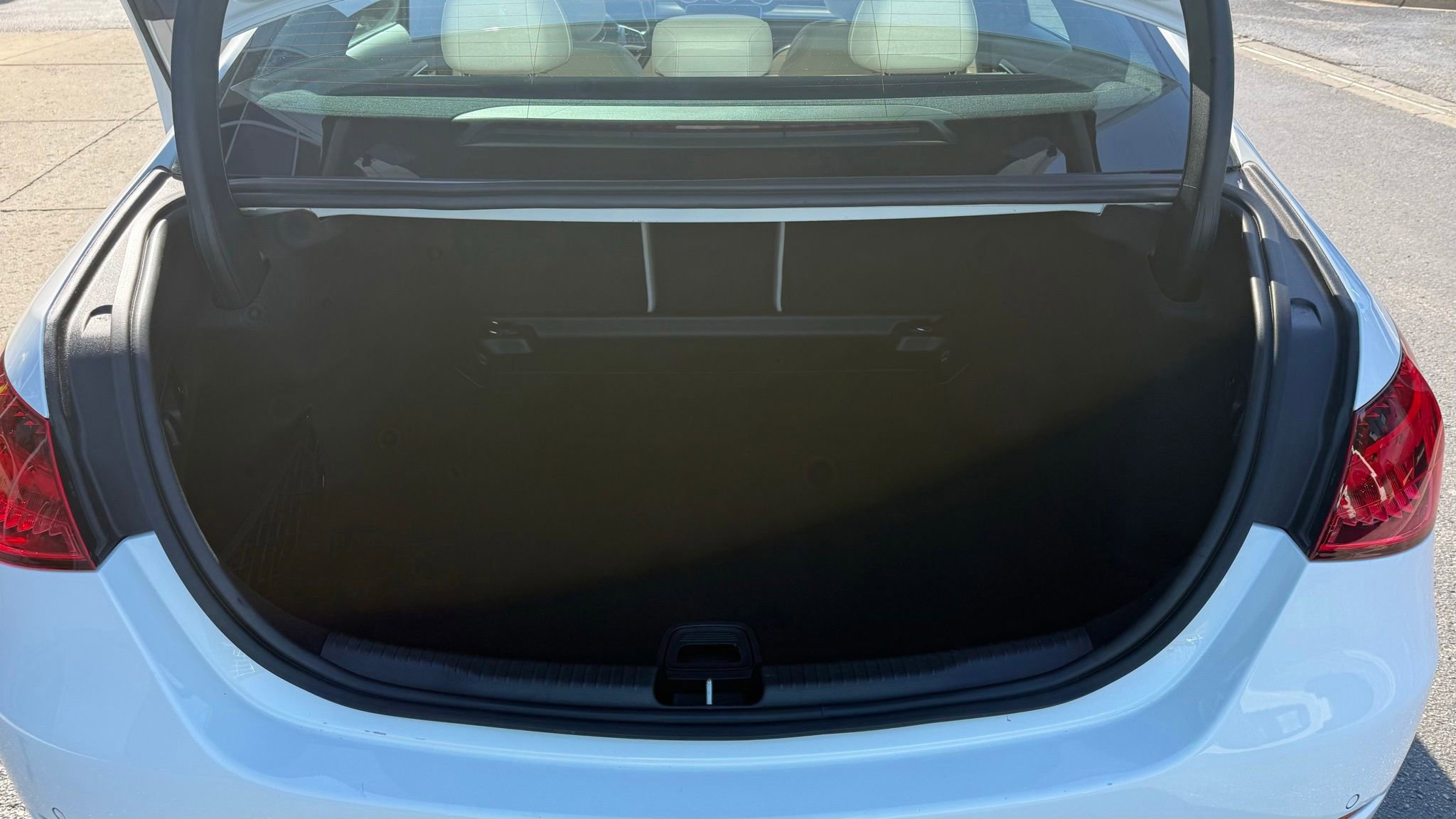 Used 2025 Mercedes-Benz C 300 Sedan image 26