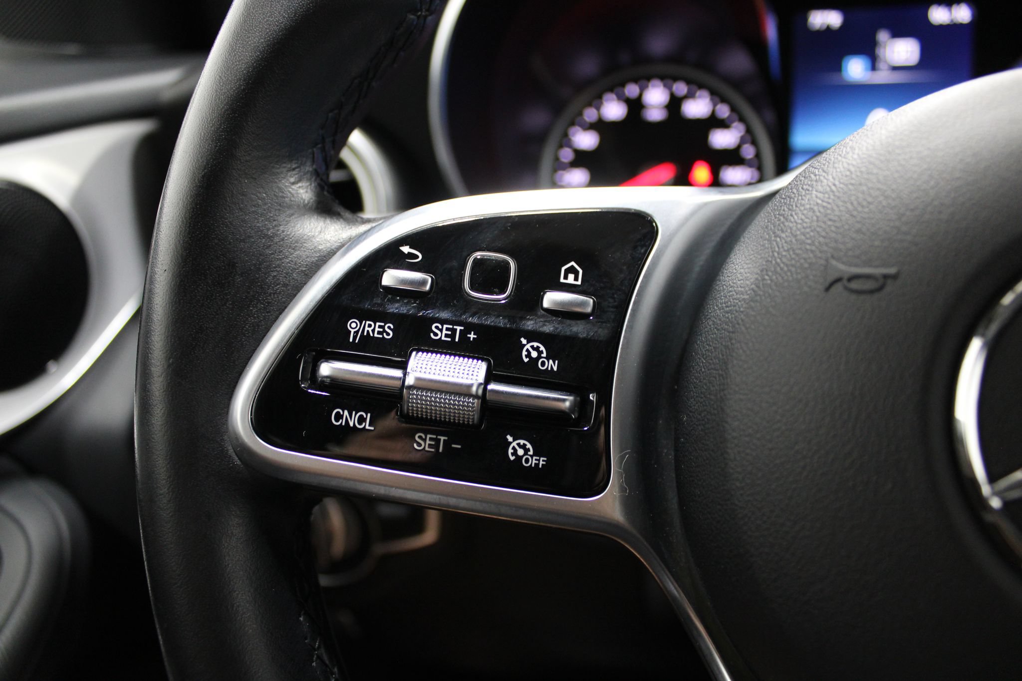Used 2021 Mercedes-Benz GLC 300 image 42
