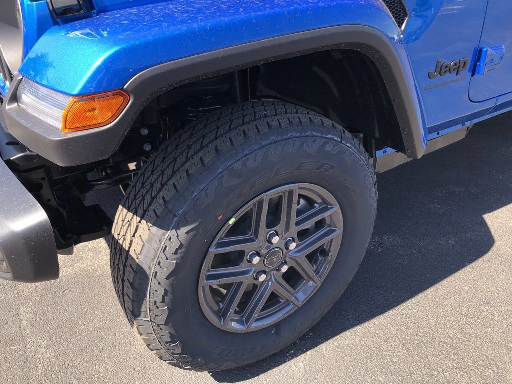 New 2026 Jeep Gladiator Sport AWD/4WD image 10
