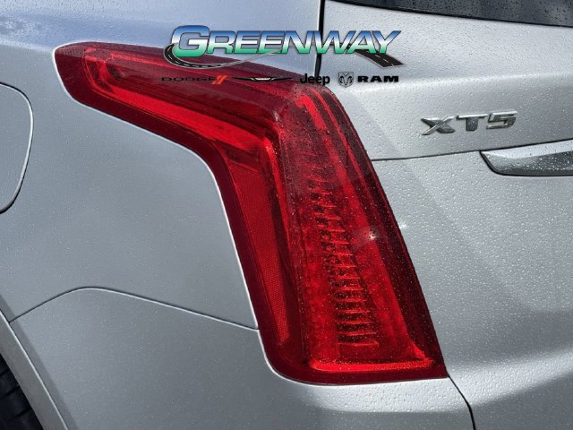 Used 2017 Cadillac XT5 Premium Luxury FWD image 8