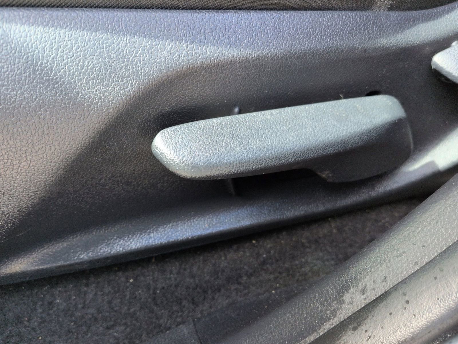 Used 2019 Toyota RAV4 XLE image 19