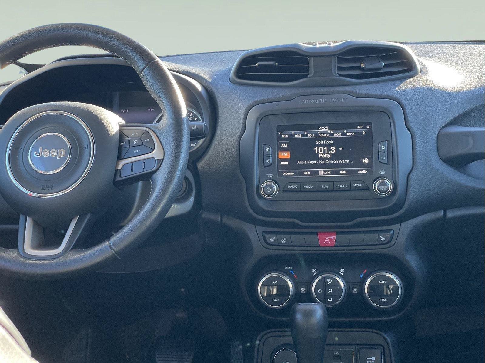 Used 2015 Jeep Renegade Limited AWD/4WD image 20