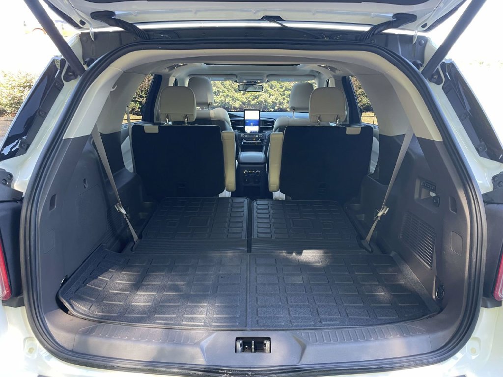 Used 2020 Ford Explorer Platinum w/ Premium Technology Package AWD/4WD image 8