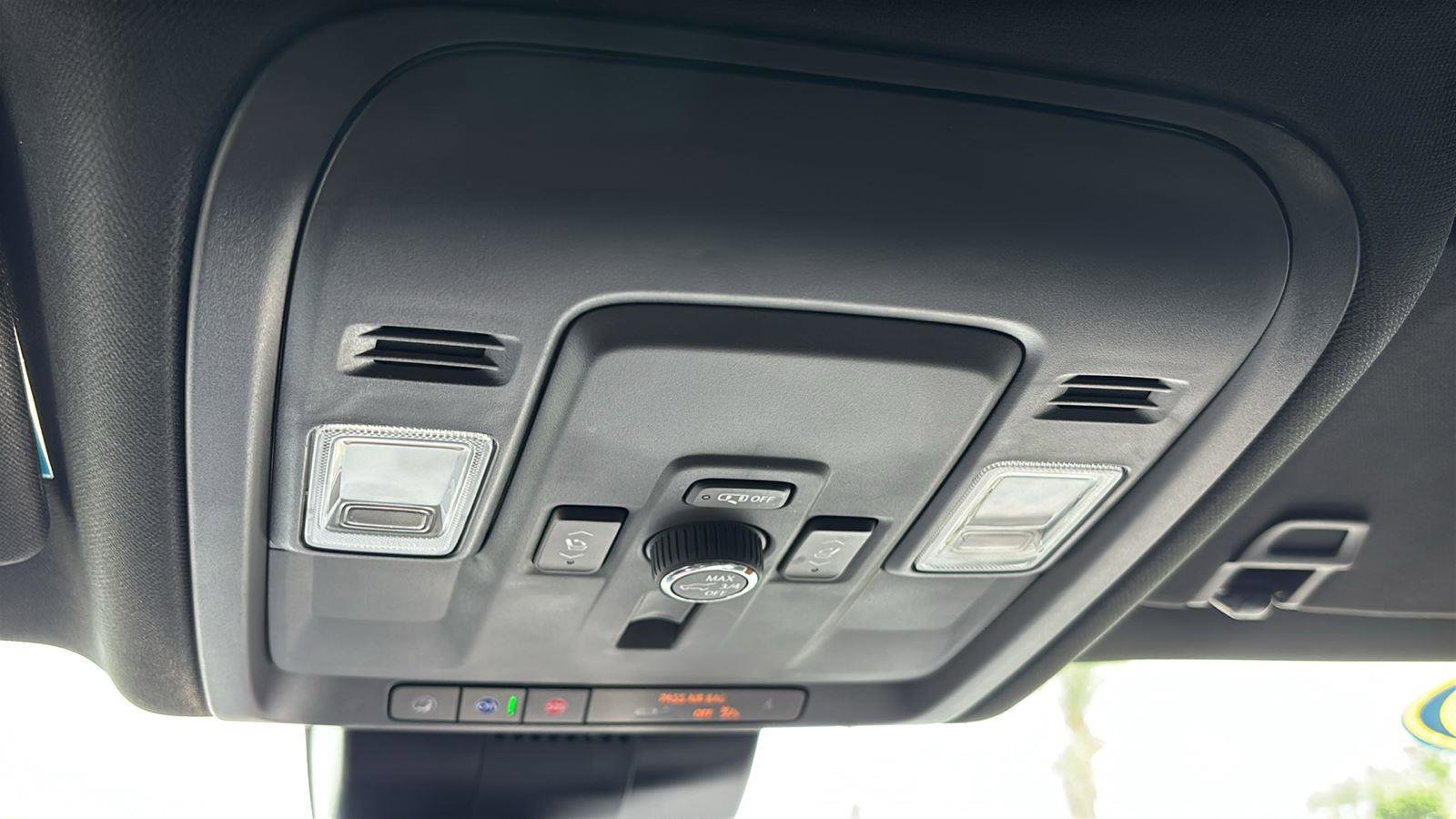 Used 2025 GMC Yukon Denali AWD/4WD image 39