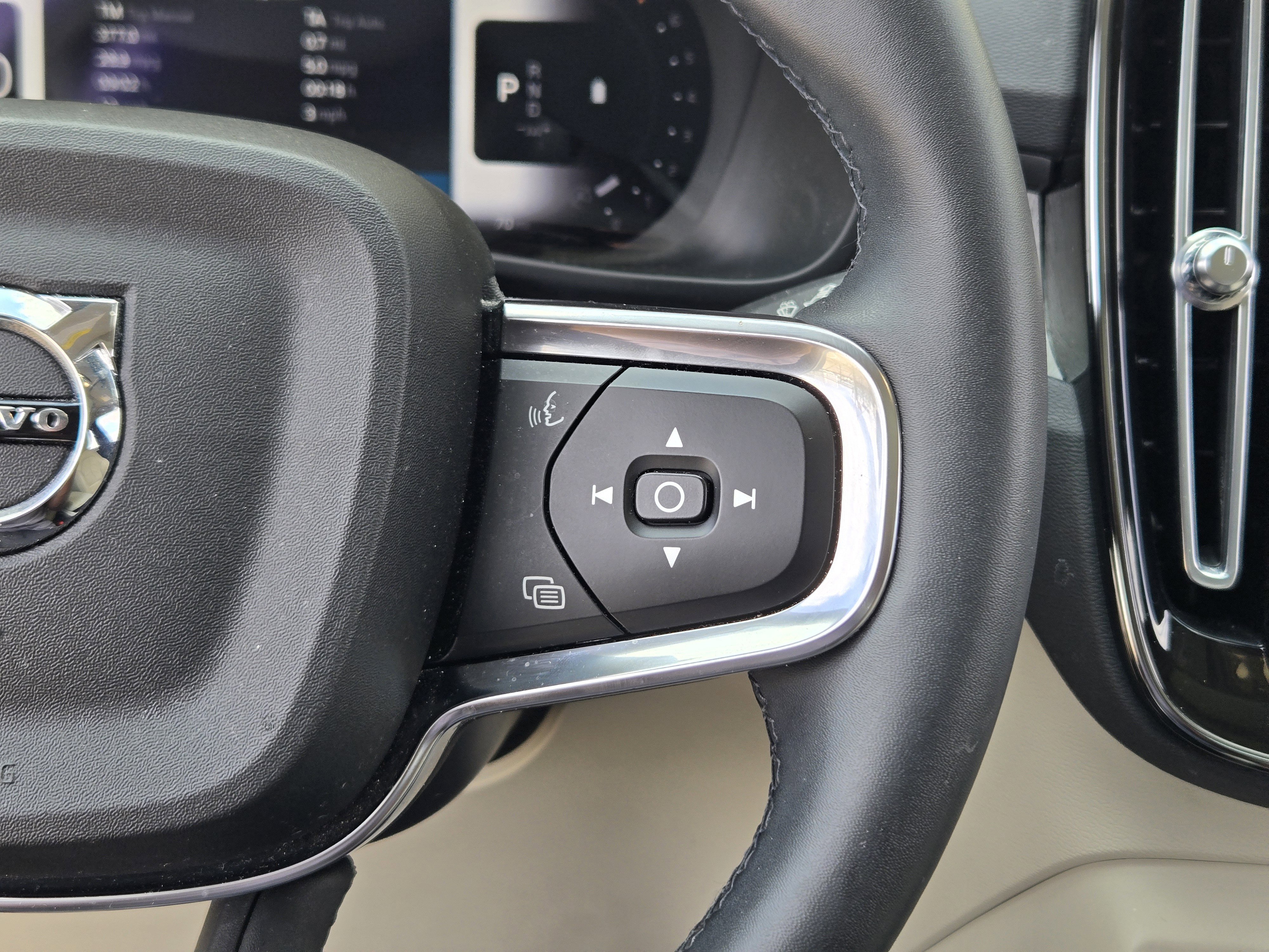 Used 2023 Volvo XC40 B5 Plus w/ Climate Package AWD/4WD image 35