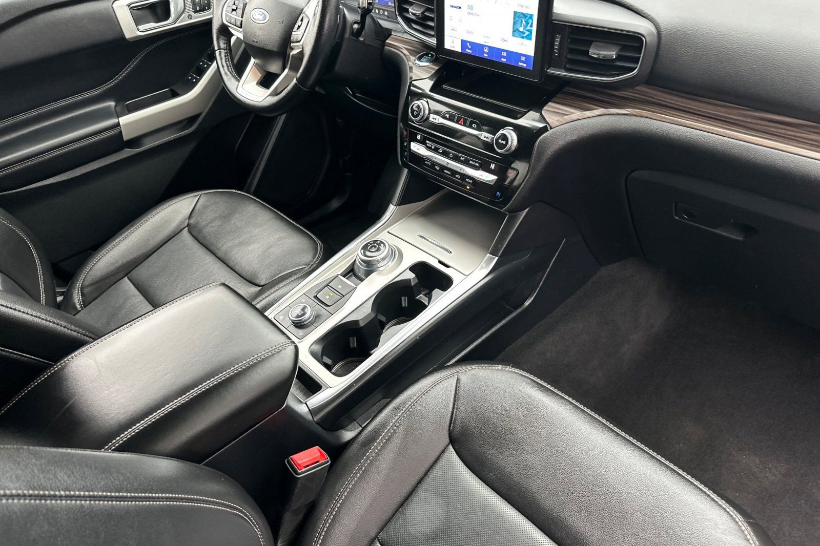 Used 2021 Ford Explorer Limited w/ Equipment Group 301A image 17