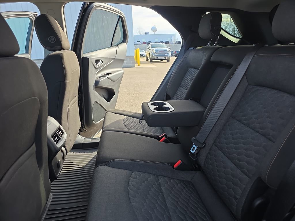 Used 2018 Chevrolet Equinox LT image 13