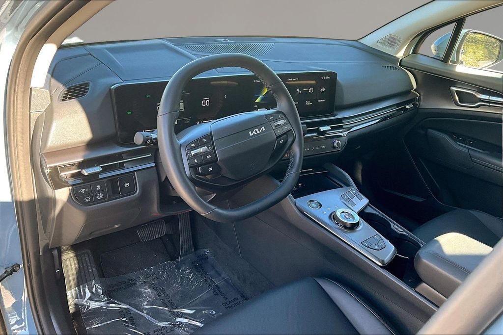 Certified 2026 Kia Sportage EX w/ EX Panoramic Sunroof Package image 17