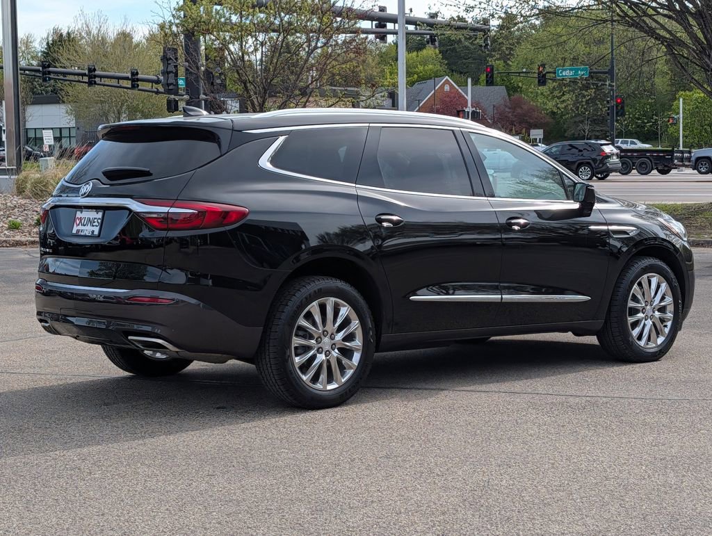 Used 2021 Buick Enclave Premium w/ Sun and Sites Package AWD/4WD image 12