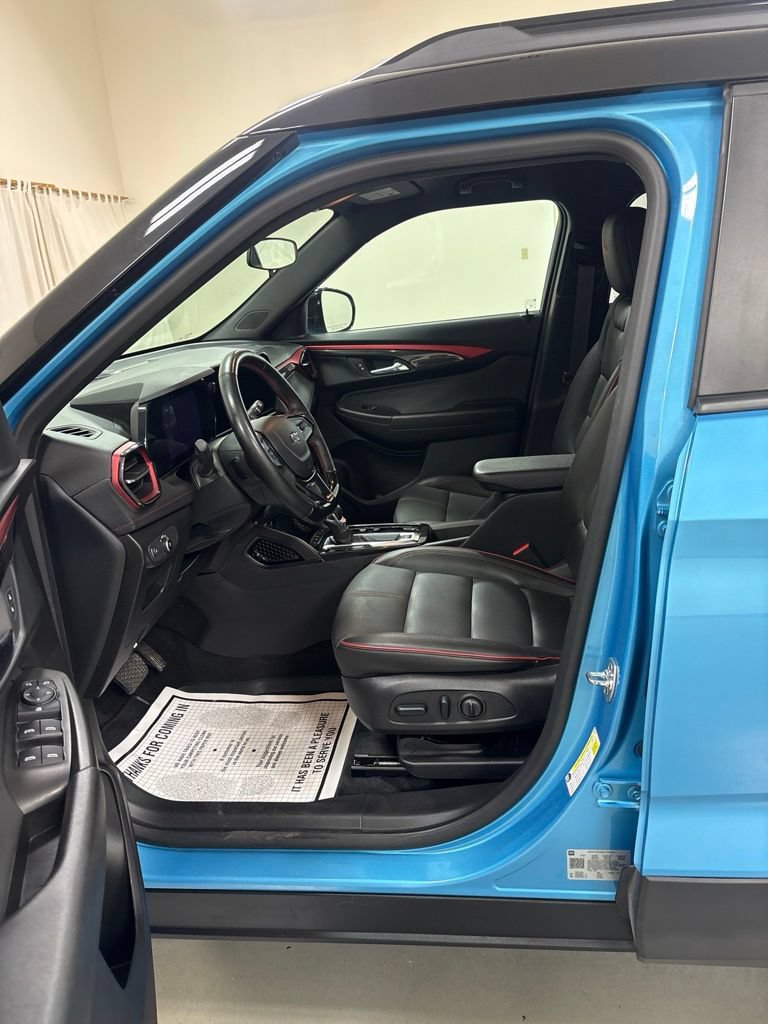 Used 2025 Chevrolet TrailBlazer RS FWD image 9