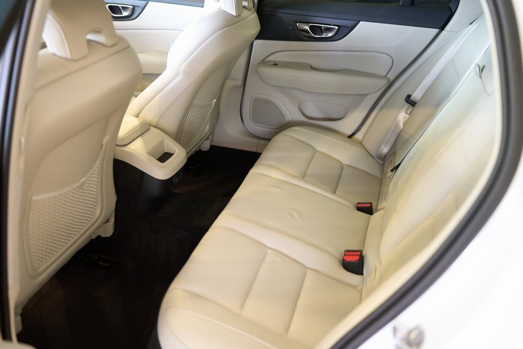 Certified 2025 Volvo V60 B5 Cross Country Plus image 15