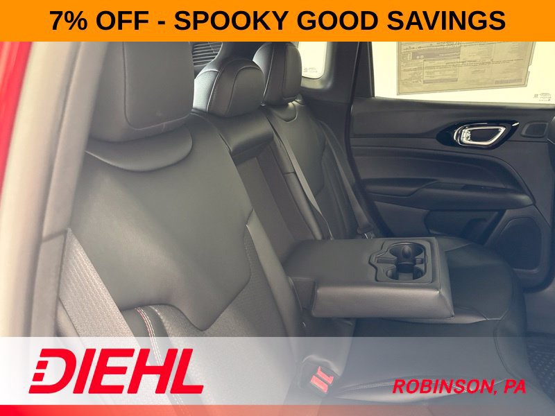 New 2026 Jeep Compass Trailhawk w/ Sun, Sound & Navigation Group AWD/4WD image 12