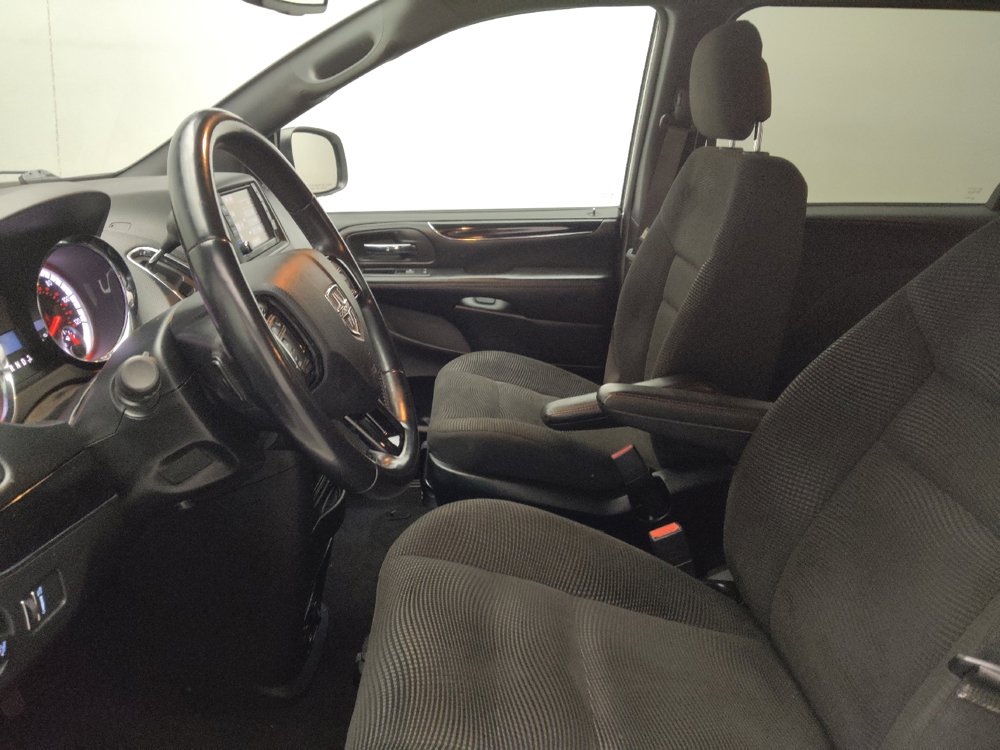 Used 2020 Dodge Grand Caravan SE FWD image 17