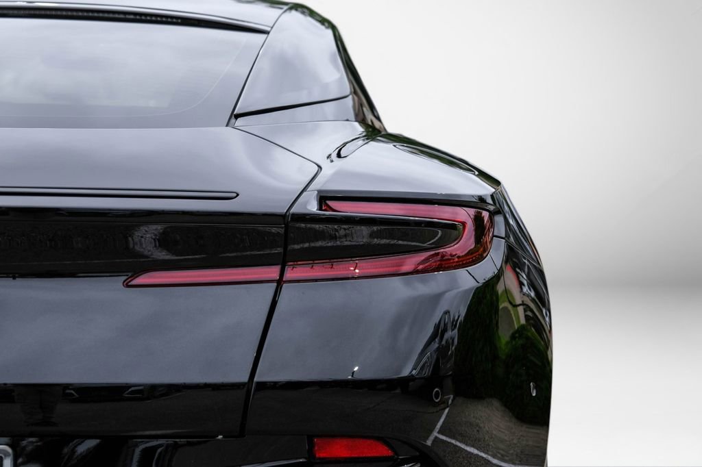 Used 2020 Aston Martin DB11 Coupe RWD image 51