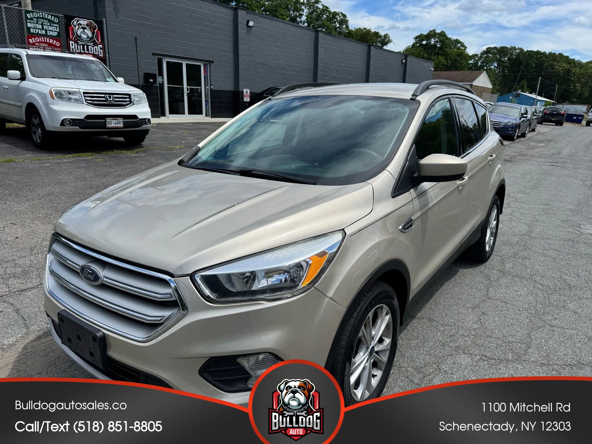 Used 2018 Ford Escape SE image 1