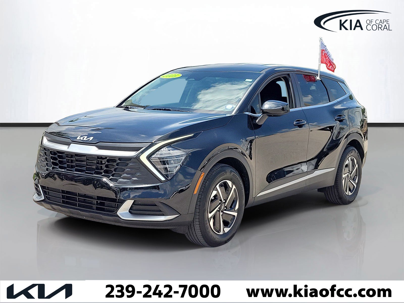 Certified 2025 Kia Sportage LX FWD image 3