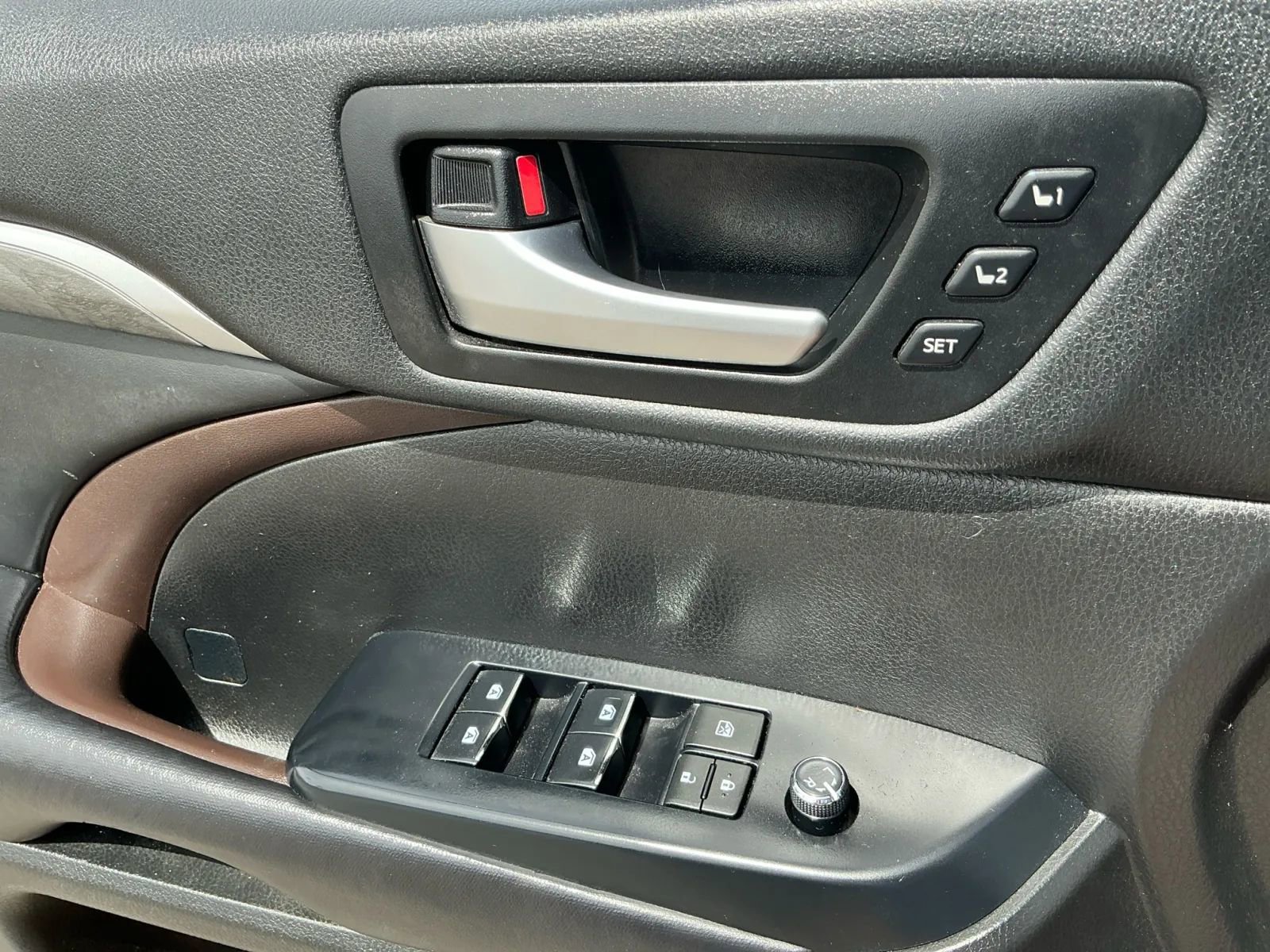 Used 2018 Toyota Highlander Limited image 11