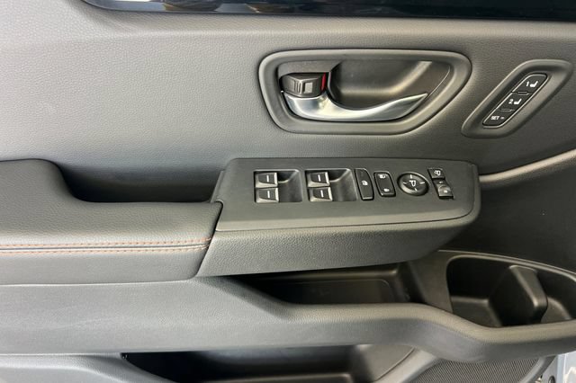 Used 2025 Honda Pilot TrailSport image 12