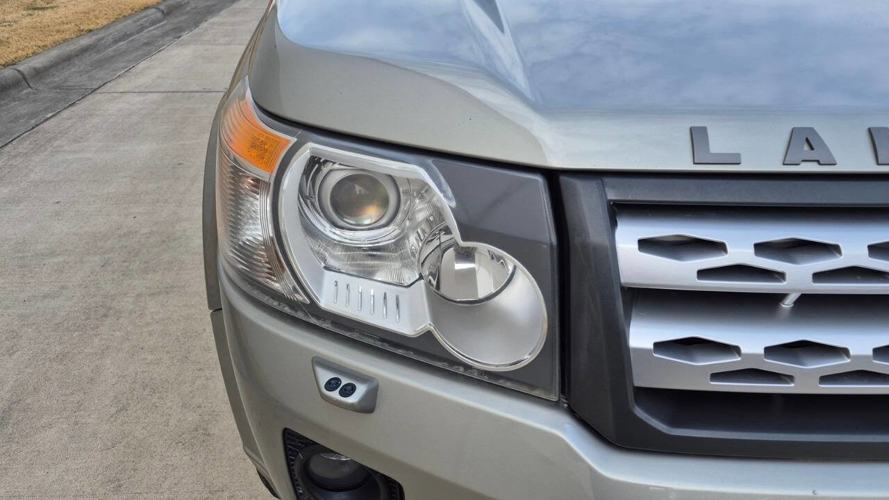 Used 2012 Land Rover LR2 HSE image 11