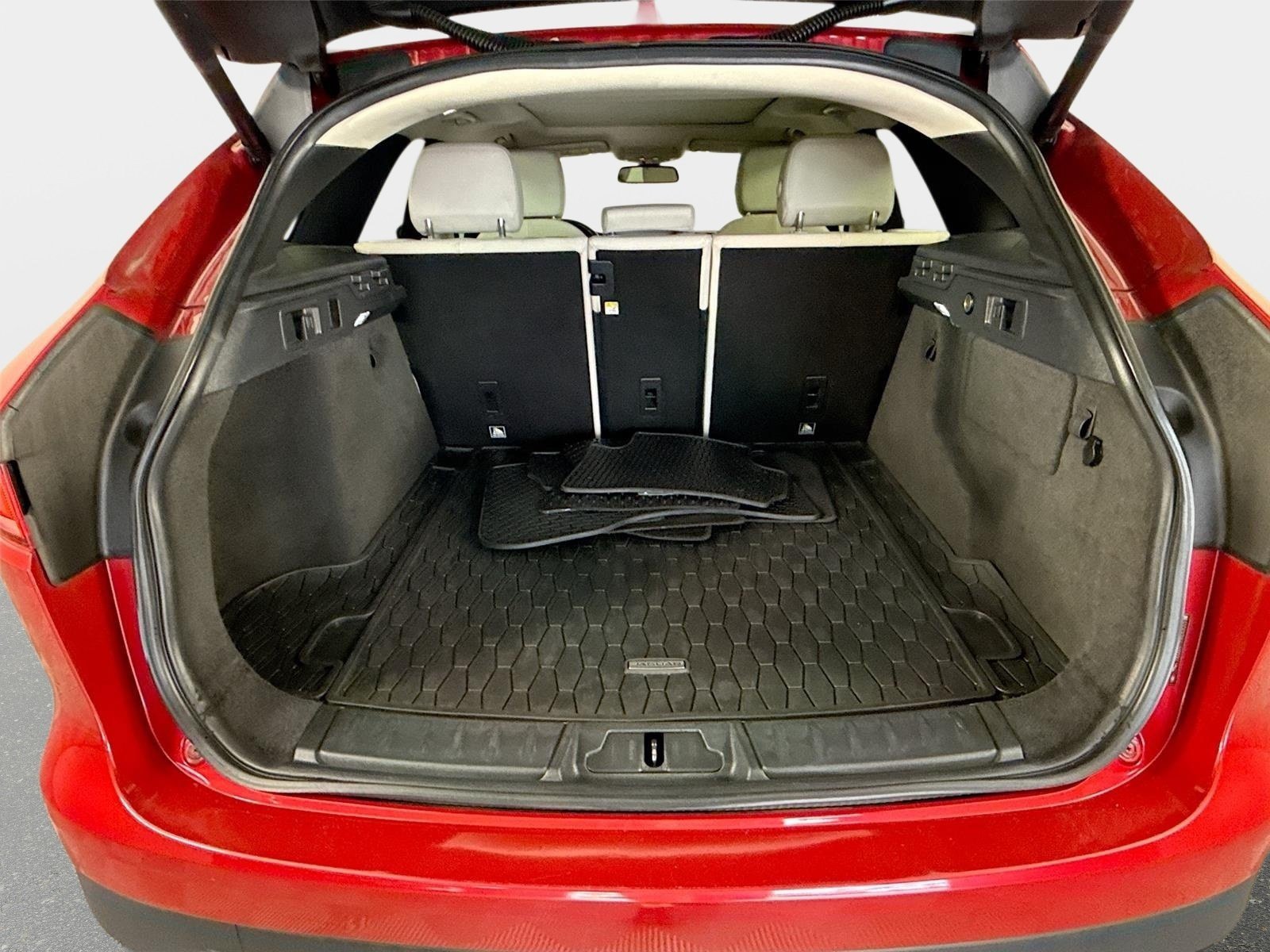 Used 2017 Jaguar F-PACE Prestige AWD/4WD image 29