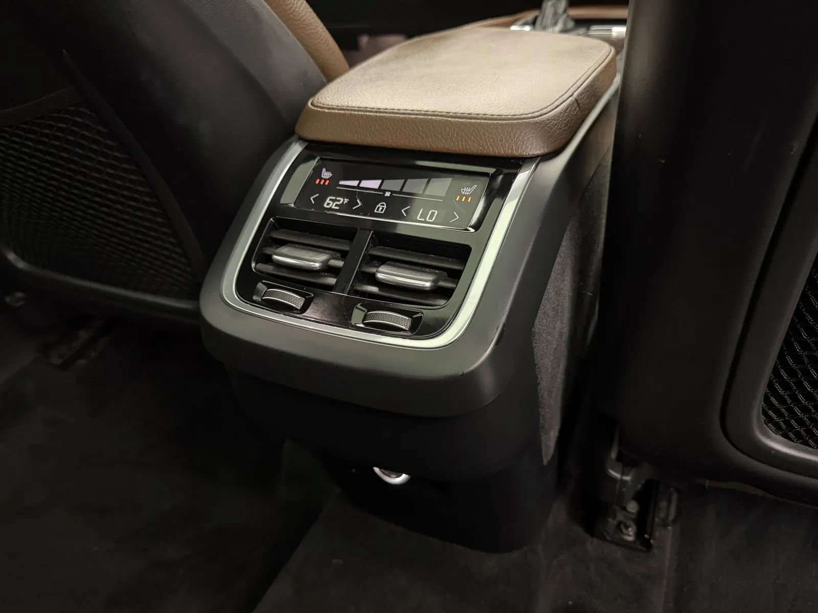 Used 2019 Volvo XC90 T6 Momentum w/ Protection Package Premier AWD/4WD image 33