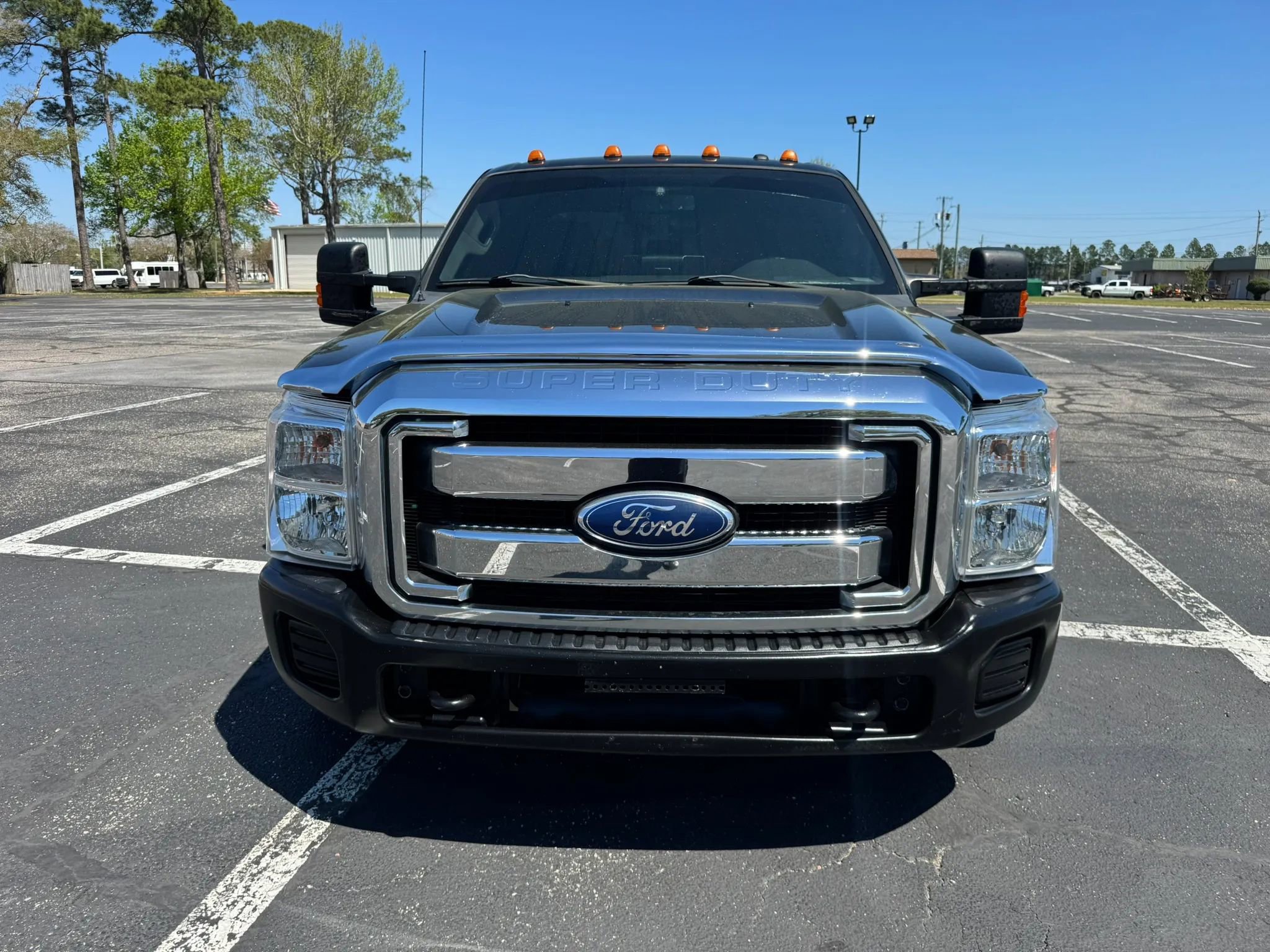 Used 2011 Ford F350 Lariat RWD image 3