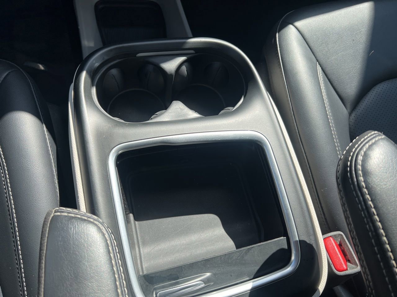 Used 2024 Chrysler Pacifica Select image 31